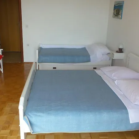 Tihana Apartman *